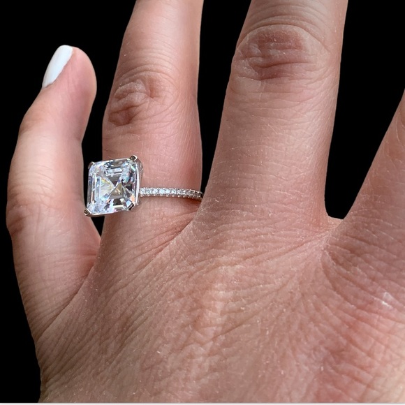 925 SS ASSCHER CUT DIAMOND RING - Picture 4 of 11